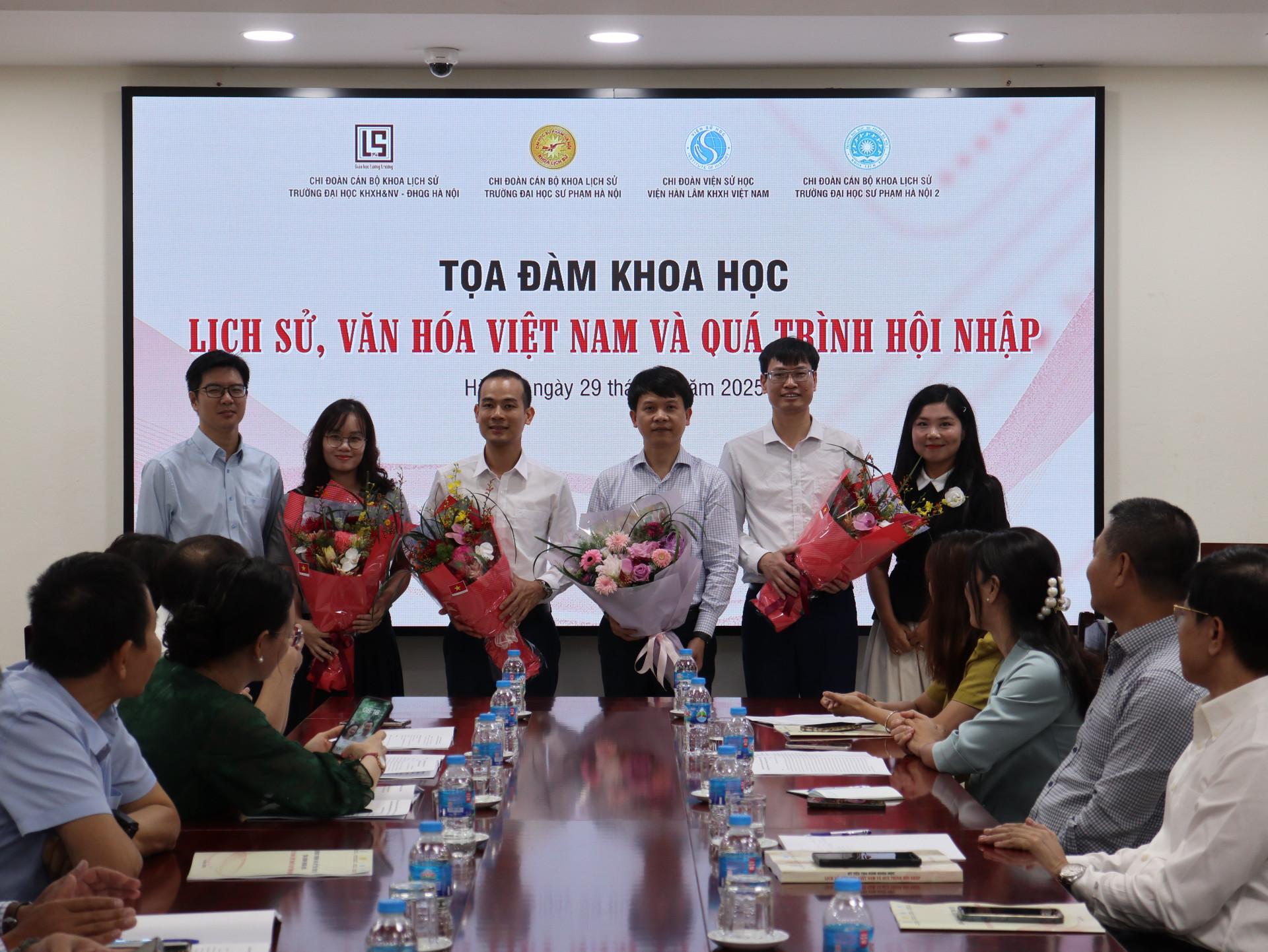 Tọa đàm khoa học "Lịch sử, Văn hóa Việt Nam và Quá trình Hội nhập"